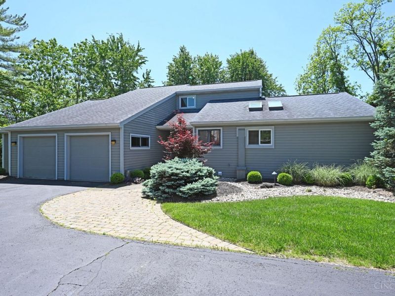9524 Heather Court, Blue Ash, OH 45242 Photo 2