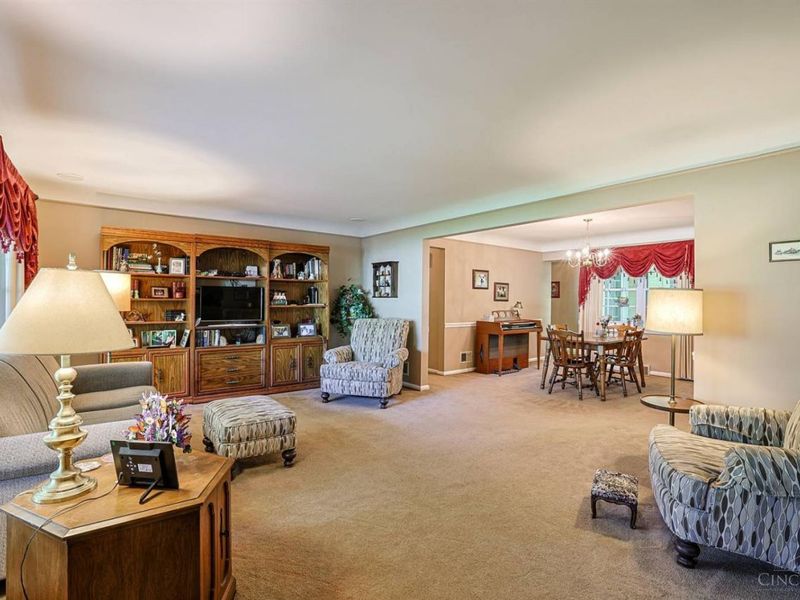 7401 N Timberlane Drive, Madeira, OH 45243 Photo 5