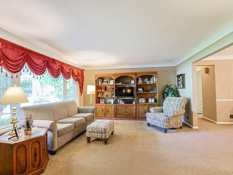 7401 N Timberlane Drive, Madeira, OH 45243 Photo 6