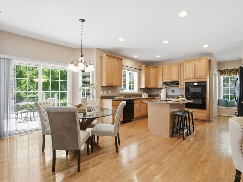 7605 Fox Chase Drive, West Chester, OH 45069 Photo 12