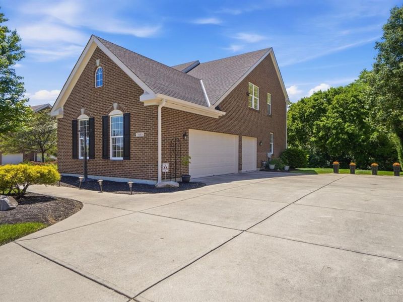 7605 Fox Chase Drive, West Chester, OH 45069 Photo 4