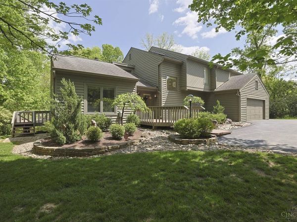 26 Trailbridge Drive, Blue Ash, OH 45241