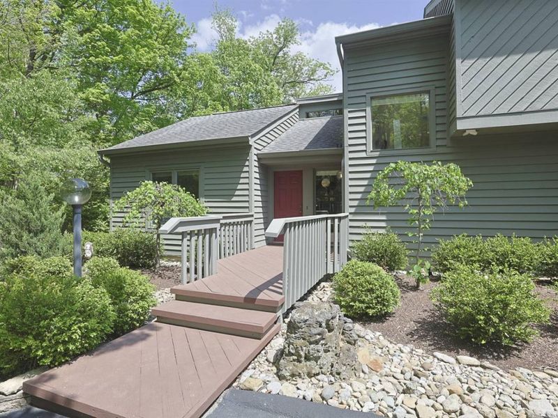 26 Trailbridge Drive, Blue Ash, OH 45241 Photo 3