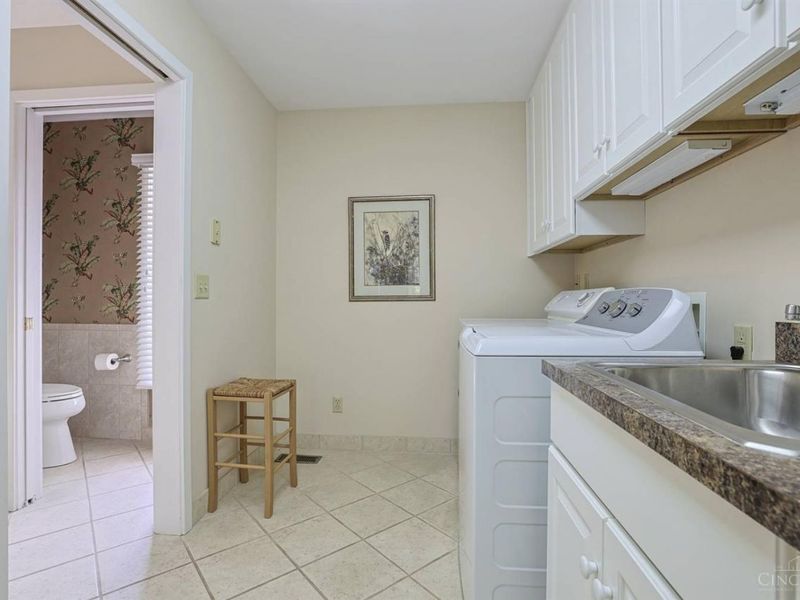 26 Trailbridge Drive, Blue Ash, OH 45241 Photo 38