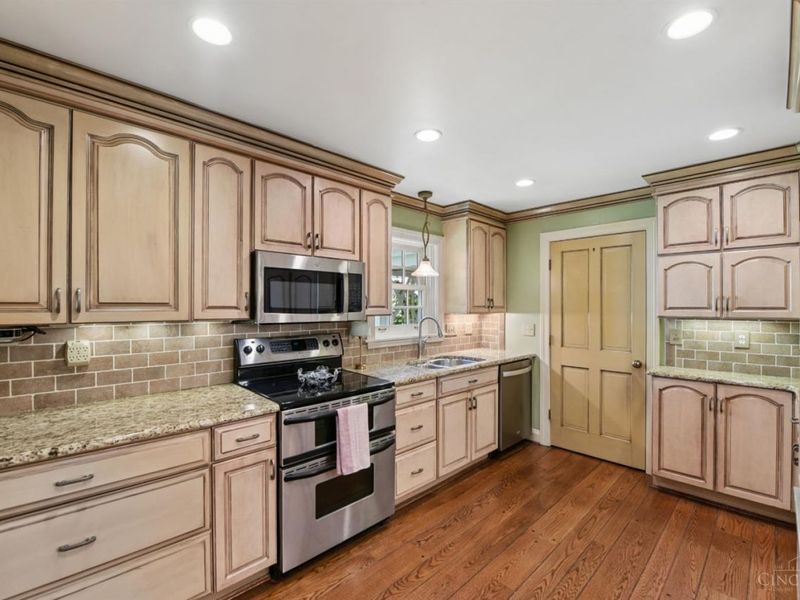 1211 Herschel Woods Lane, Cincinnati, OH 45208 Photo 10