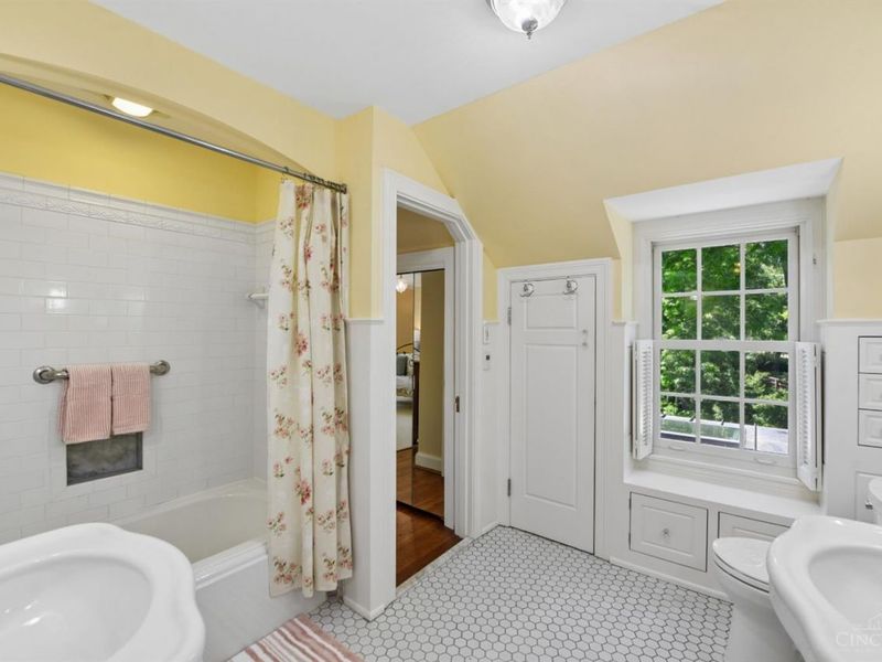 1211 Herschel Woods Lane, Cincinnati, OH 45208 Photo 21