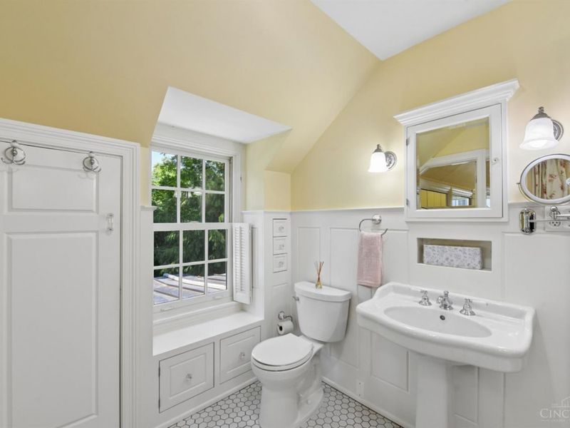 1211 Herschel Woods Lane, Cincinnati, OH 45208 Photo 22