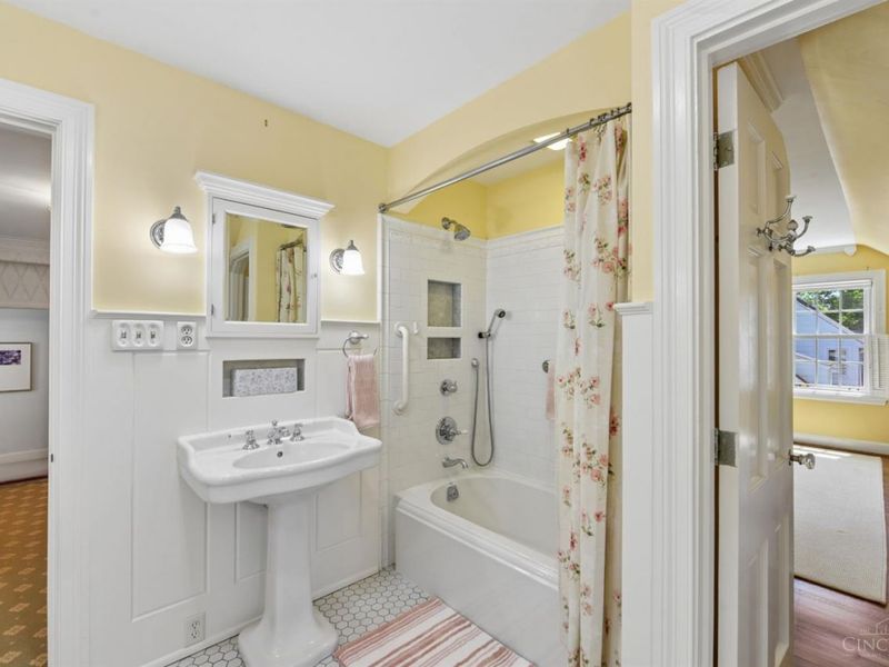 1211 Herschel Woods Lane, Cincinnati, OH 45208 Photo 28