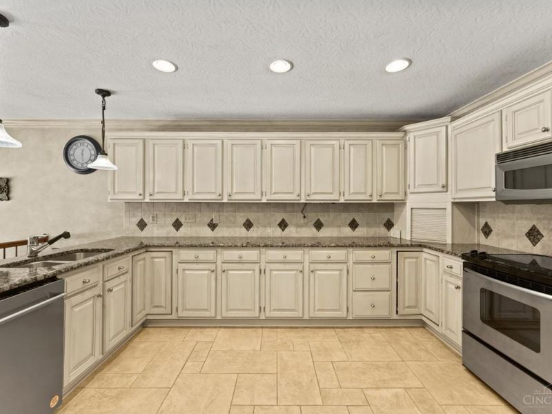 121 Random Drive, Hamilton, OH 45013 Photo 27