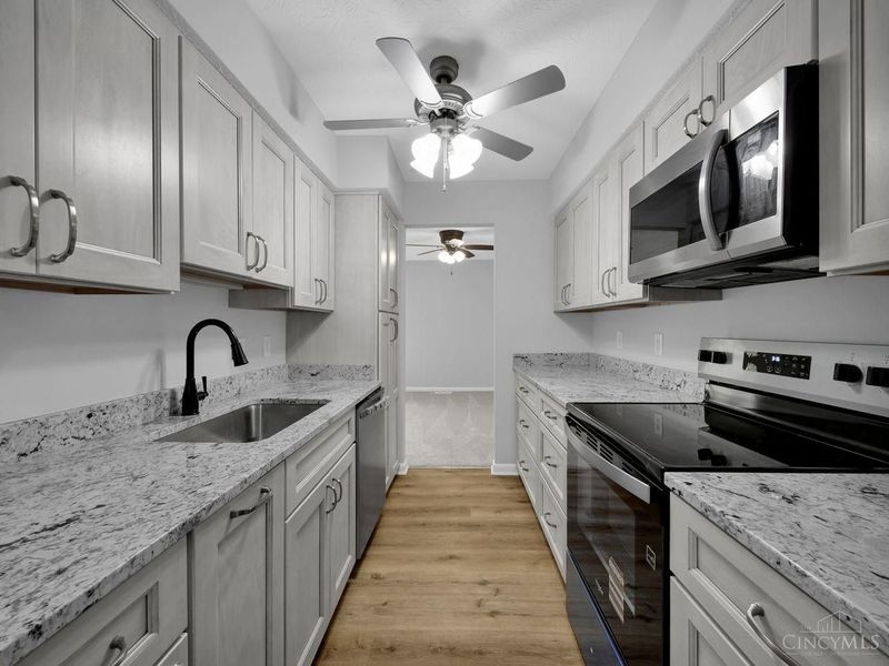 5015 Columbia Circle, Unit 15-60, West Chester, OH 45011 Photo 6