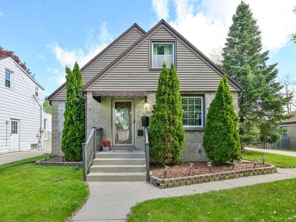 440 Norwich STREET, Milwaukee, WI 53207