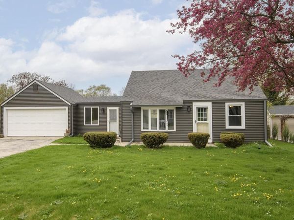 W271N2563 Pear Tree LANE, Pewaukee, WI 53072