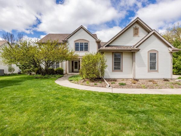 207 Woodlands COURT, Hartland, WI 53029