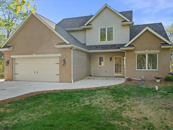 N9240 Deer Path ROAD, East Troy, WI 53120