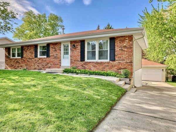 1960 Dixie DRIVE, Waukesha, WI 53189