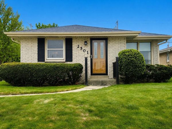 2501 Layton AVENUE, Milwaukee, WI 53221