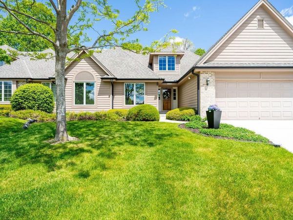 19190 Stonehedge DRIVE, Unit B, Brookfield, WI 53045