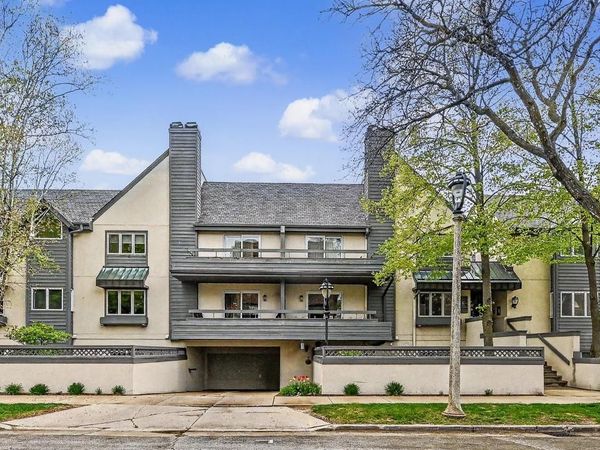 2555 Lake DRIVE, Unit 3, Milwaukee, WI 53211
