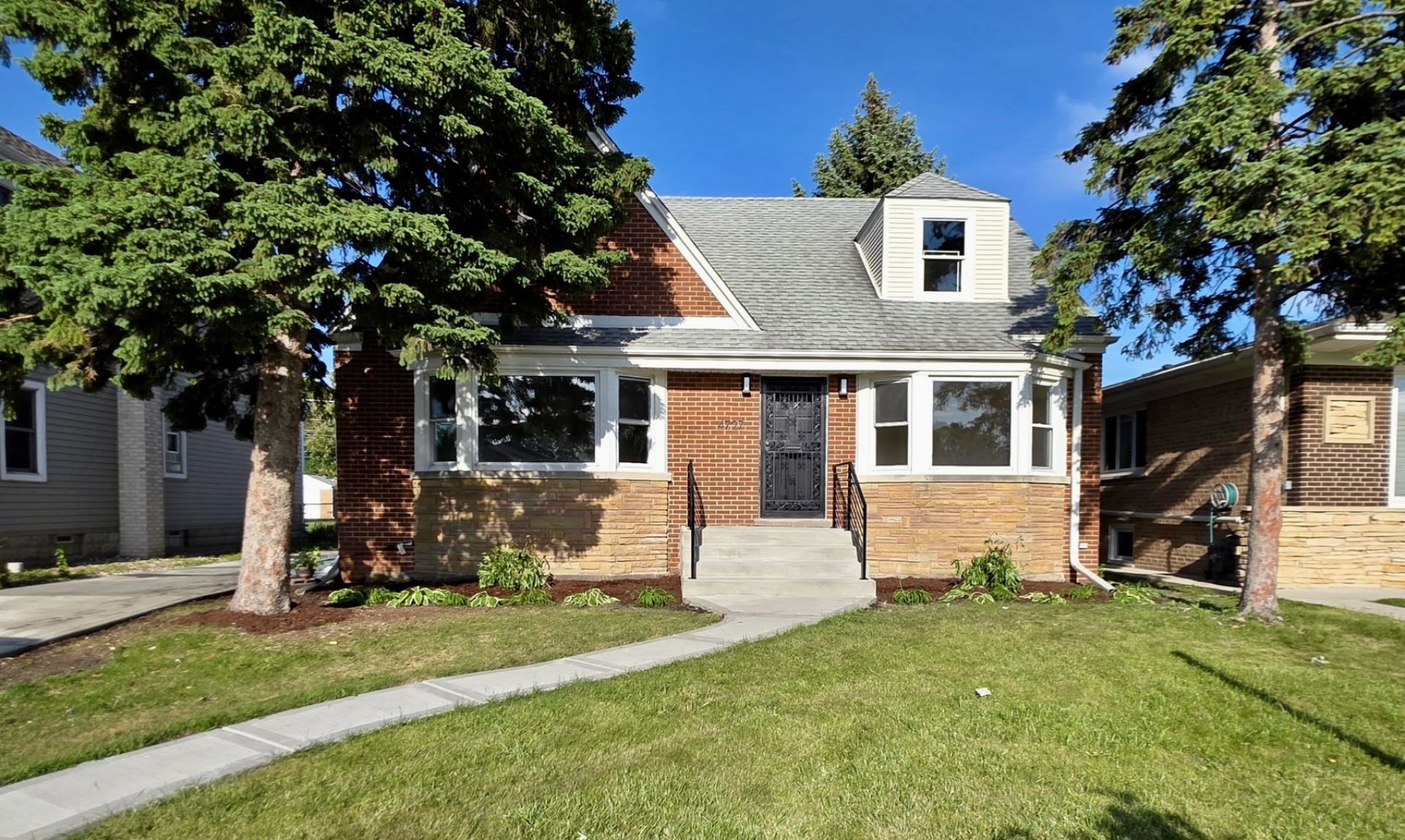 4727 N Newcastle Avenue, Harwood Heights, IL 60706