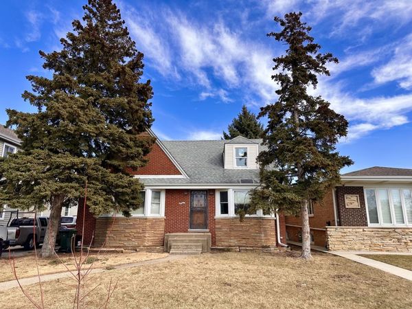 4727 N Newcastle Avenue , Harwood Heights, IL 60706