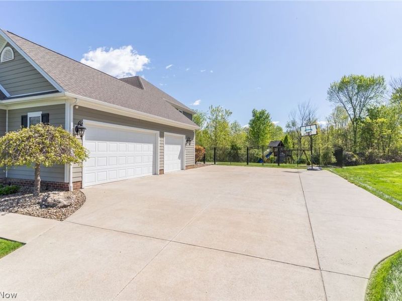 3358 Ridgely Park Drive , Poland, OH 44514 Photo 4