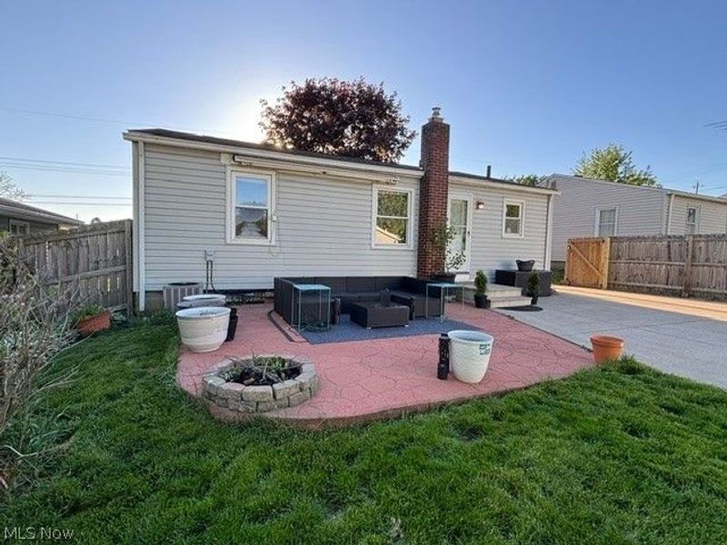593 Stanley Road , Akron, OH 44312 Photo 3