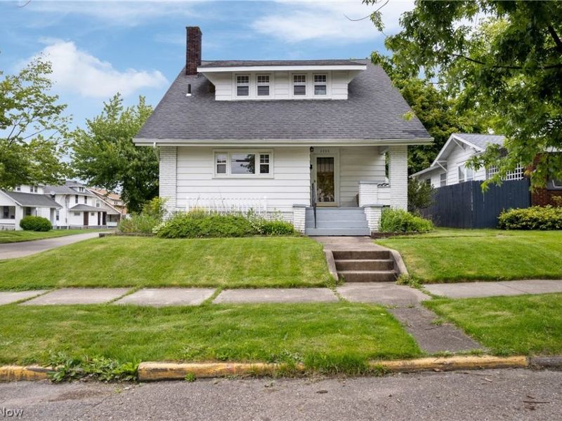 2206 S Linden Avenue, Alliance, OH 44601 Photo 2