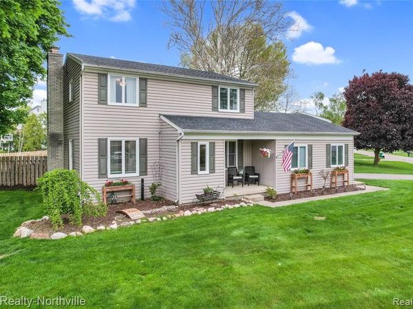 1929 Hopkins Drive, Wixom, MI 48393