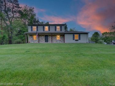 425 Arbor Pine Drive, Ortonville Vlg, MI 48462