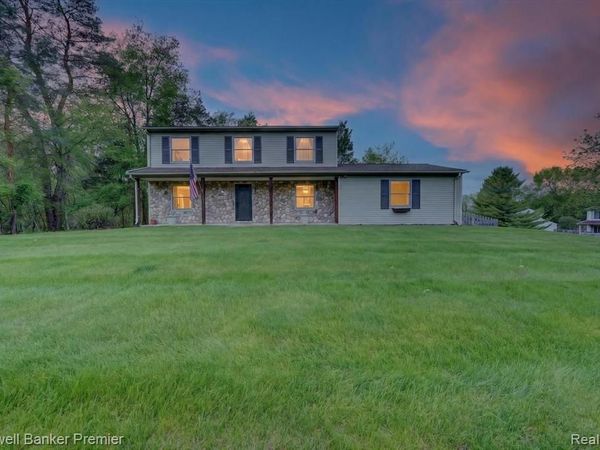 425 Arbor Pine Drive, Ortonville Vlg, MI 48462