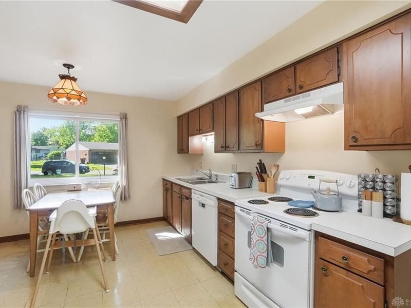 5025 Artesia Drive, Kettering, OH 45440 Photo 13