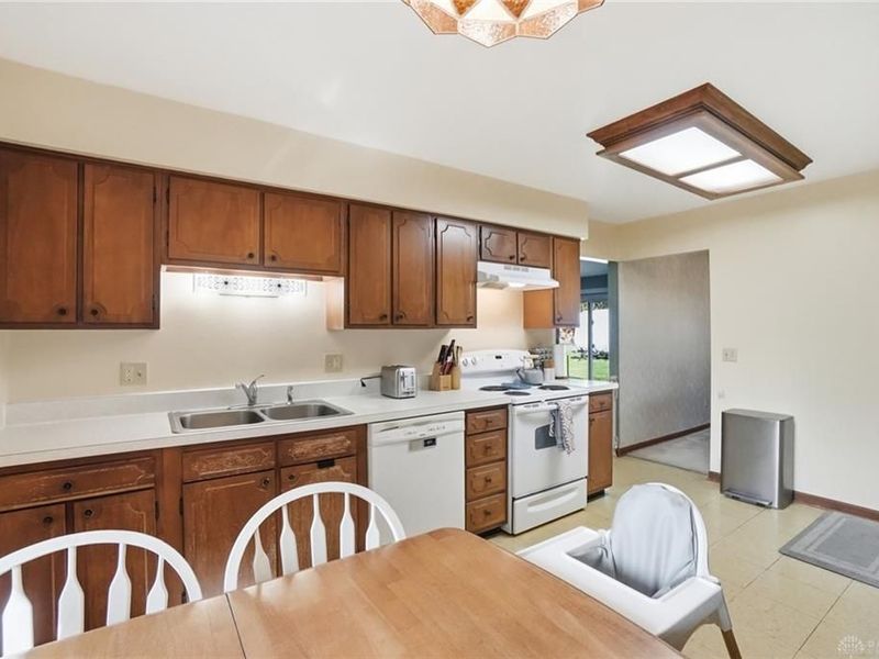 5025 Artesia Drive, Kettering, OH 45440 Photo 14