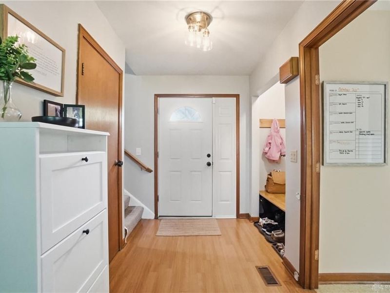 5025 Artesia Drive, Kettering, OH 45440 Photo 6
