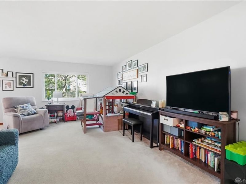 5025 Artesia Drive, Kettering, OH 45440 Photo 7