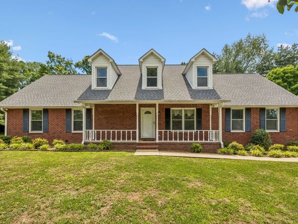 8426 Stewarts Bend Dr , Murfreesboro, TN 37129