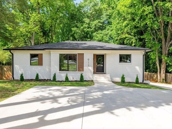 911 E Woodlawn Road, Charlotte, NC 28209