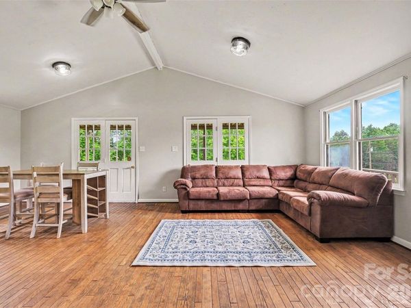 2960 Lavina Lane, Claremont, NC 28610