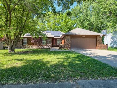 600 NW 66th Street, Kansas City, MO 64118