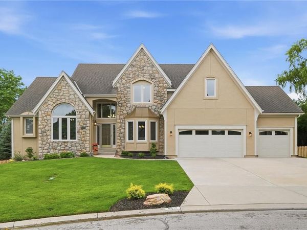 9019 W 139th Terrace, Overland Park, KS 66221