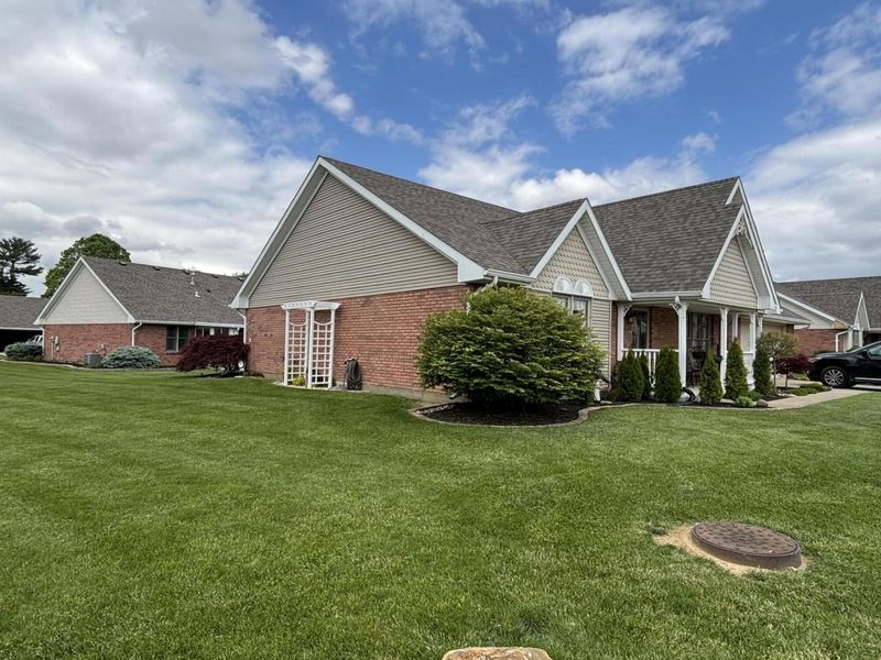 1524 New Castle Lane, Unit .., Springfield, OH 45503 Photo 3