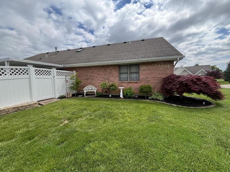 1524 New Castle Lane, Unit .., Springfield, OH 45503 Photo 4