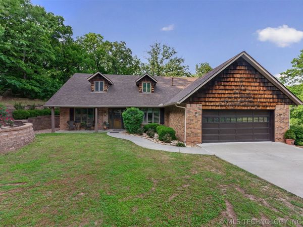 2917 Greenwood Court, Bartlesville, OK 74006