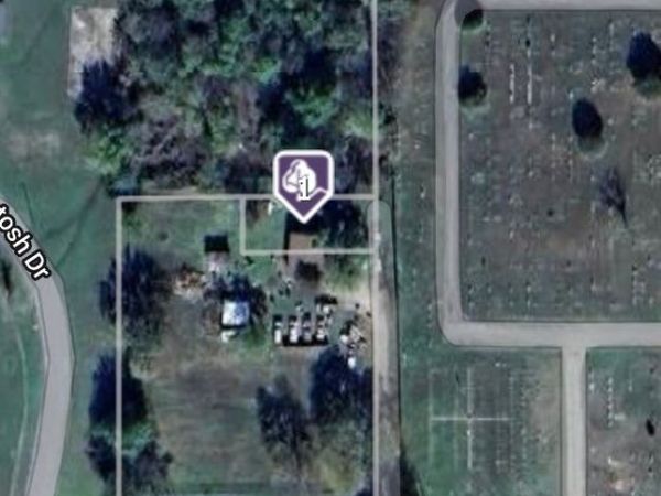McIntosh Drive , Eufaula, OK 74432