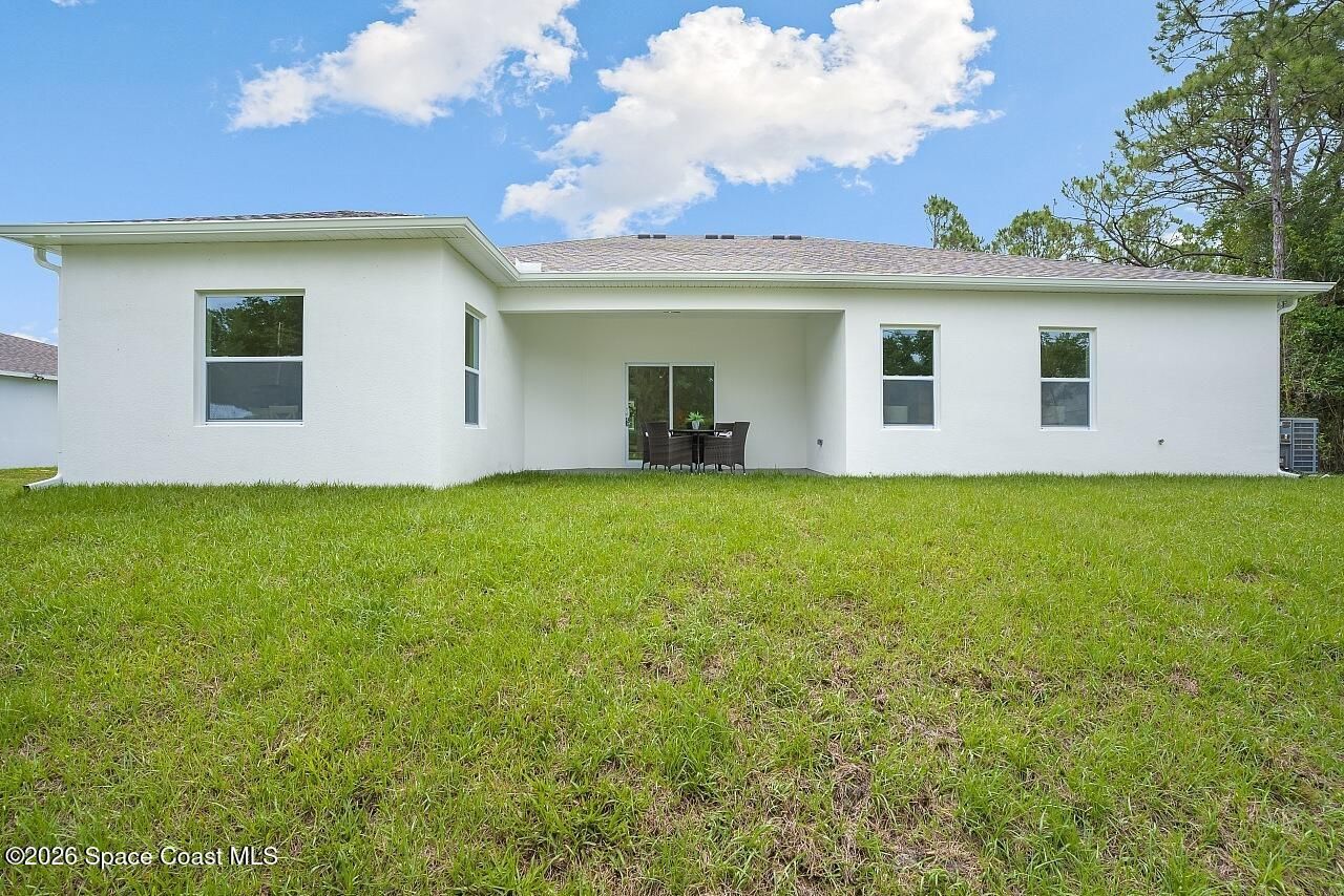 9355 100th Avenue , Vero Beach, FL 32967 Photo
