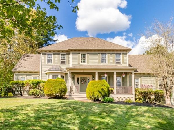 2 Macintyre Dr, North Reading, MA 01864