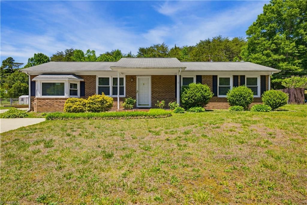 8933 Ambridge Drive, Kernersville, NC 27284 Main Photo