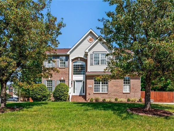 3744 Deerfield Street , High Point, NC 27265