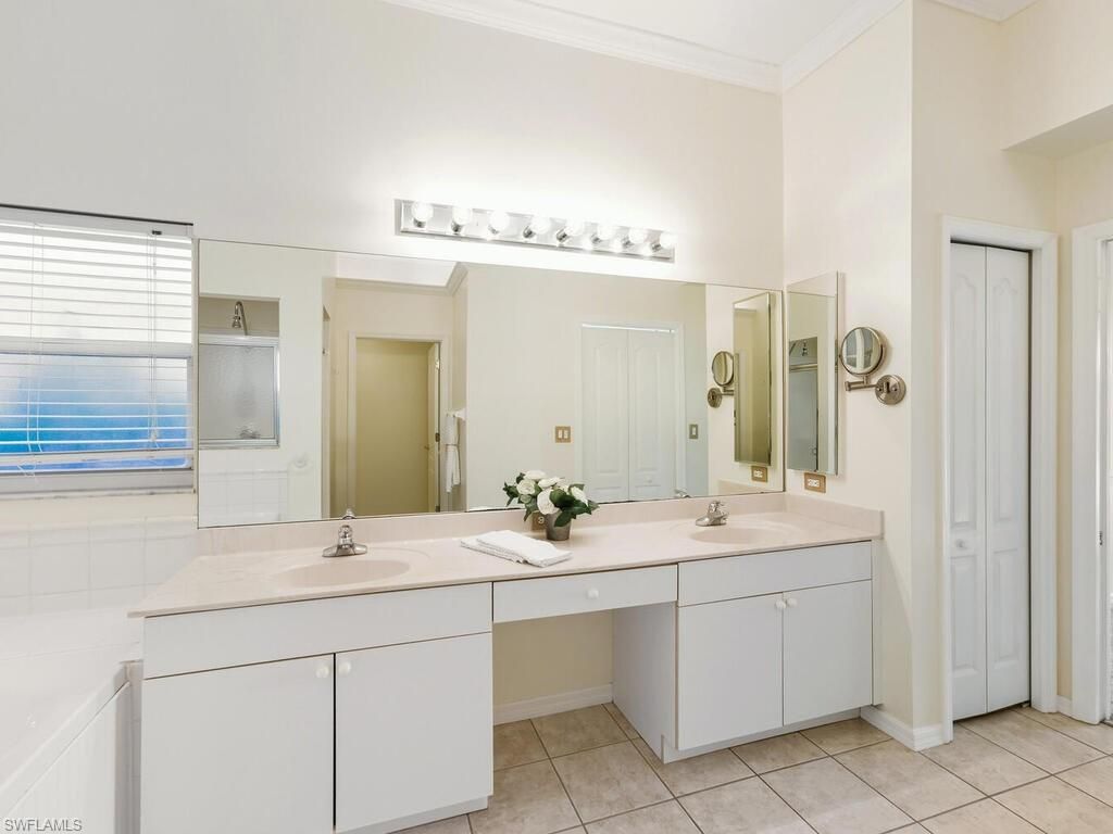 2051 Morning Sun Ln, Naples, FL 34119 Photo
