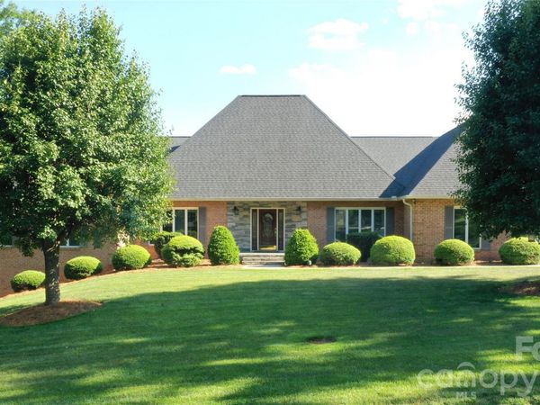 3493 Duck Pond Drive NE, Conover, NC 28613