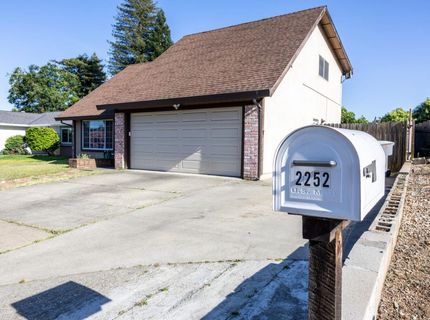 2252 S Whitney Blvd, Rocklin, CA 95677 Photo